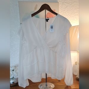 NWT TORRID Size 2 (18/20) Romantic Cream Ruffle Women's Top